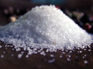 نمک خوراکی را چگونه تهیه میکنن