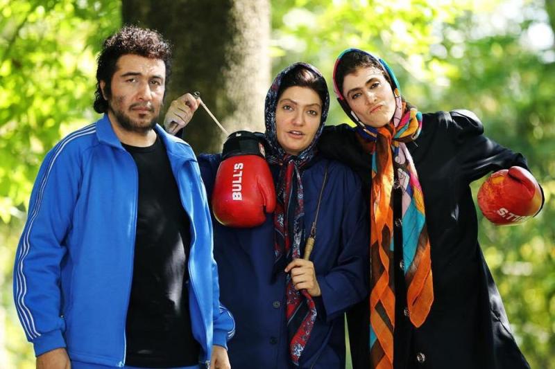 ویشکا آسایش، مهناز افشار، رضا عطاران در فیلم سینمایی نهنگ عنبر